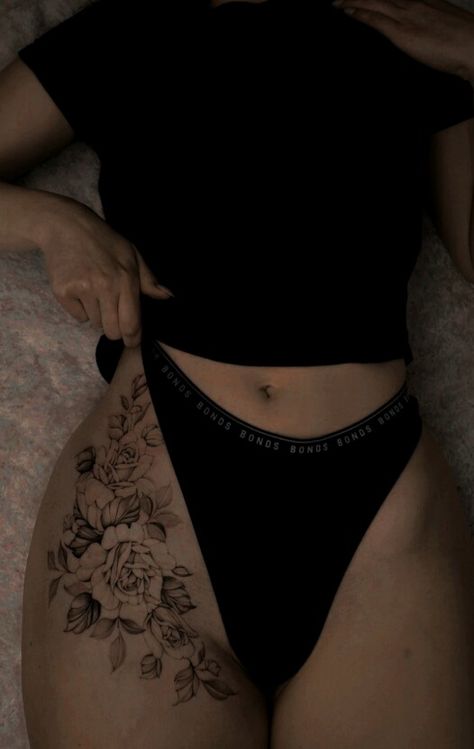 Front Hip Tattoo Cover Up Ideas, Pretty Leg Tattoos, Thigh Cover Up Tattoo Women, Side Thigh Tattoos Women Simple, Cover Up Tattoo Frauen, Tattoos For Women Rose, Thigh Tats For Women, Front Thigh Tattoos Women, Front Hip Tattoo