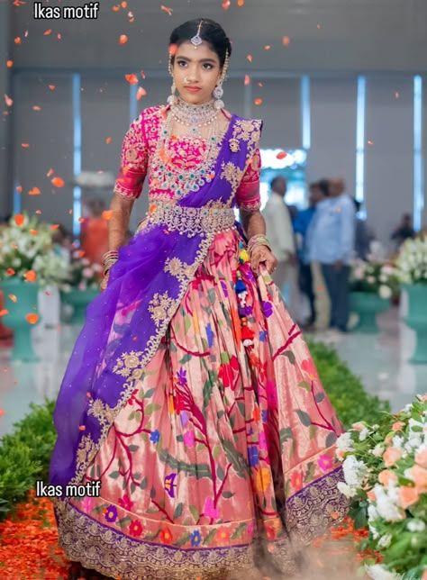 Lehanga Half Saree, Lehanga Models, Half Saree Ideas, Paithani Lehenga, Traditional Half Saree, Lehenga Color Combinations, Lehenga For Kids, Saree Ceremony, Vaddanam Designs