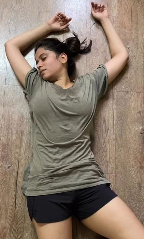 The se le ee photo Sai Tamhankar Bold, Sai Tamhankar Hot, Sai Tamhankar, Shiva Art, Hot Images, God Pictures, Bollywood Girls, Hot Pics