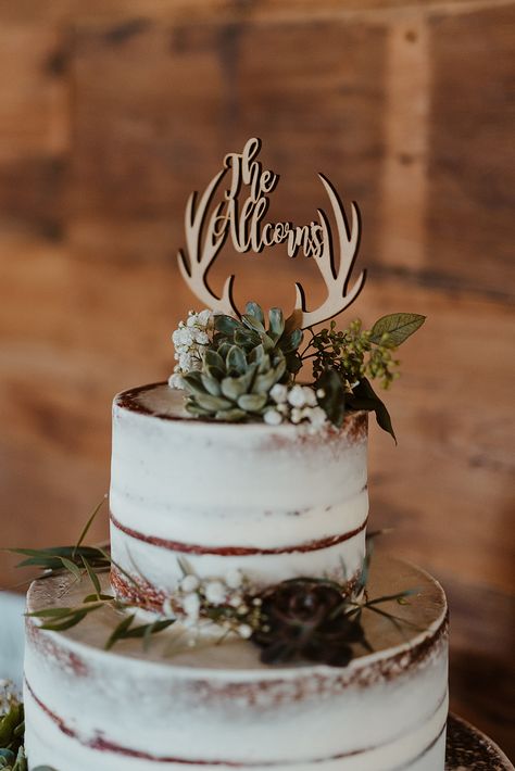 November cowgirl wedding from details to gown! Those sleeves and these cotton details are every cowgirl's dream! Captured by @kenziegalyeanphotography 📸 Simple Western Wedding Cake, Western Wedding Cake, Western Wedding Cakes, Country Western Wedding, Country Wedding Cakes, Cowgirl Wedding, Small Wedding Cakes, Future Wedding Plans, Small Cake