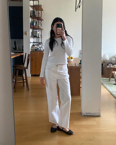 Chic Ballet Flats, Ballet Flats Outfit, Flats Outfit, Shoe Trends, Outfit Look, 가을 패션, All White, Who What Wear, Everyday Outfits