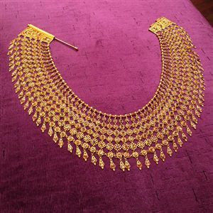 Guluband Necklace, Gem Palace, Stylish Lady, Jewelry Set Design, Gold Necklace Indian Bridal Jewelry, Indian Jewelry Sets, Antique Gold Jewelry, Gold Fashion Necklace, Gold Jewelry Simple