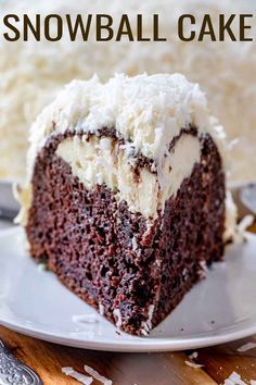 Snowball Cake Recipe, Snowball Cake, Chocolate Snowballs, Pudding Frosting, Back School, Round Cake, Cake Mix Recipes, Cake Mix Cookies, Snack Cake