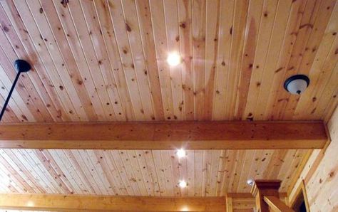 Car siding ceiling Car Siding Walls, Knotty Pine Wainscoting, Wood Ceiling With Beams, Wood Paneling Interior, Pine Wainscoting, Pine Wood Ceiling, Paneling Sheets, Knotty Pine Ceiling, Knotty Pine Paneling