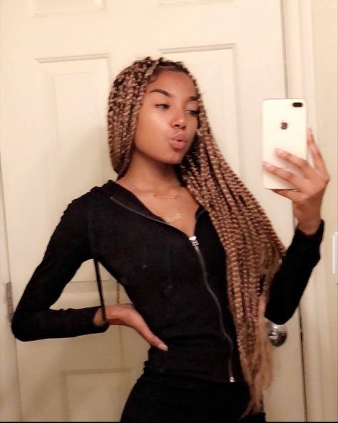 Ashley Lovelace, Williams Basketball, Kobe Bryant Daughters, Girly Hairstyles, Ashley I, Cute Birthday Outfits, Locs Hairstyles, Stylish Girl, Birthday Outfit