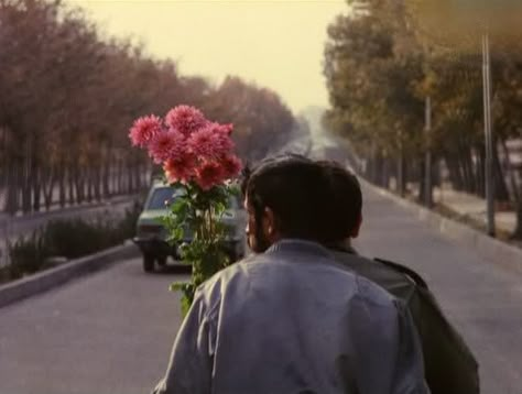 Close Up 1990, Spotify Header, Iranian Movie, Close Up Film, Spanish Vacation, Abbas Kiarostami, Che Guevara Quotes, Supreme Leader Of Iran, Mira Nair