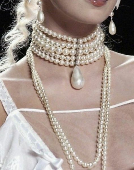 Outfit With Pearls, Pearls Aesthetic, Pearl And Lace, John Galliano, Marie Antoinette, Pearl Jewelry, Beautiful Outfits, Close Up, Pearl Necklace