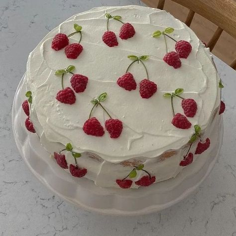 Cottagecore Cake, Cakes Decorated, Homemade Birthday Cakes, Cakes Recipes, Cherry Cake, Cute Baking, Pretty Dessert, Summer Cakes, Think Food