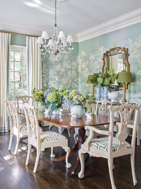 Atlanta designer Heather Dewberry Stoller revives a Georgian-style house with her fresh approach to traditional style, making it the perfect fit for her own family. The dining room’s Gracie wallpaper, left behind by a previous homeowner, was one of the initial reasons Heather fell in love with the house. The Chippendale-style chairs and the dining table were her grandmother’s. Click the link to see more from this light, bright, and happy house! Photo by Emily Followill Kitchen Island Shapes, Gracie Wallpaper, Georgian Style Homes, Dining Room French, The Enchanted Home, Traditional Dining Room, Enchanted Home, Dining Room Chair, Brown Furniture