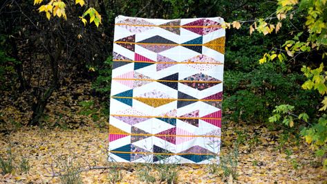 Deco Quilts, Bed Quilt Patterns, Strip Quilt, Baby Throw, Pdf Quilt Pattern, Panel Quilts, Book Quilt, Sewing Skills, Art Gallery Fabrics