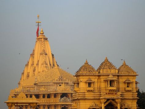 somnath mandir gujarat patan Somnath Mandir, Somnath Temple, Aircraft Carrier, Mobile Wallpaper, Monument Valley, Street Photography, Eiffel Tower, Monument, Temple