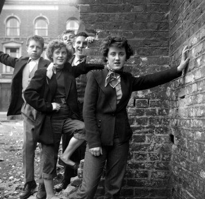 102 Ken Russell, Teddy Girl, Curated Closet, Teddy Boys, The Last, Edwardian Dress, Old London, Youth Culture, Photo Vintage