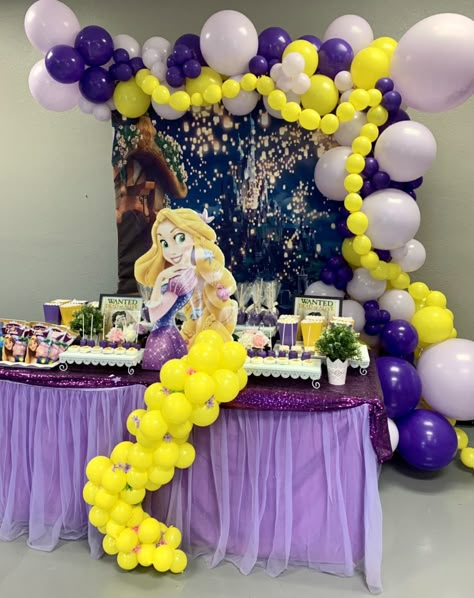 Rapunzel Party Ideas, Rapunzel Birthday Cake, Frozen Birthday Party Cake, Balloon Arch Decorations, Tangled Birthday Party, Rapunzel Birthday Party, Rapunzel Birthday, Tangled Birthday, Princess Birthday Party Decorations