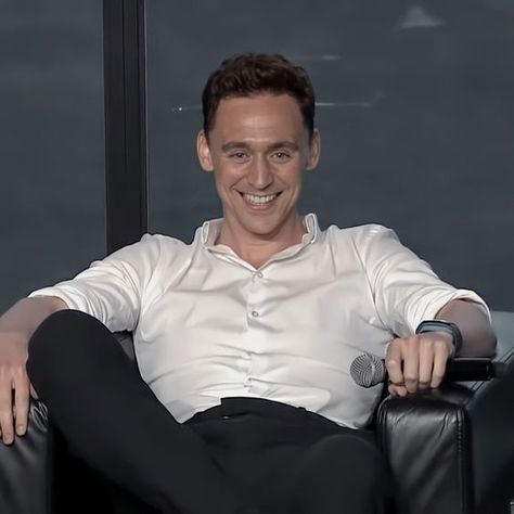 Tom Hiddleston Aesthetic, Tom Hiddle, Tom Hiddleston Interview, Photo Sequence, Godly Men, Thomas William Hiddleston, Man Thing Marvel, Tom Hiddleston Loki, Hollywood Actor