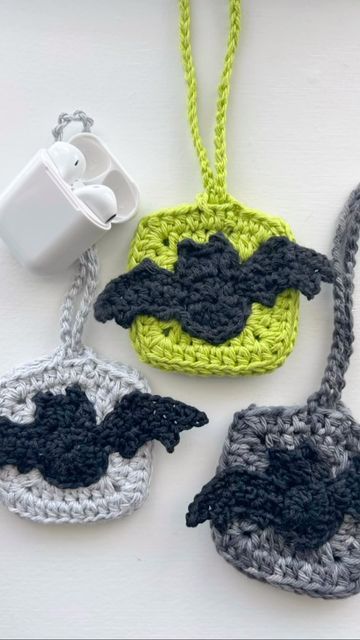 Oh Me Oh My Crochet on Instagram: "🦇 Just added to our Etsy shop! These little bag charms are the perfect size for your AirPods and feature our cute little bat appliqué 🦇 Link in bio 🔗 Find the cases on Etsy or the bat appliqué tutorial on YouTube! #crochet #crochetairpods #crochetbat #airpodscase #crochetaddict #crochetlove #crochetersofinstagram #crochetallday #bats #crochetgiftideas #halloween #spooky" Crochet Pour Halloween, Crochet Bat, Crochet Backpack Pattern, Halloween Applique, Crochet Case, Applique Tutorial, Crochet Mushroom, Crochet Backpack, Crochet Pouch