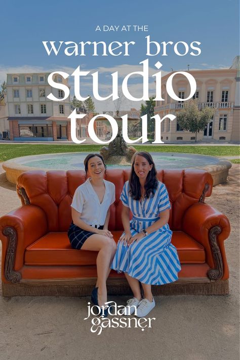 The text "A Day At The Warner Bros. Studio Tour" overlaying a photo of Travel Blogger Jordan Gassner and her friend Kate sitting in front of the iconic Friends fountain on the Warner Bros. Studio Backlot Warner Bros Studio Tour Hollywood, What To Do In La, Warner Brothers Studio Tour, Los Angeles Itinerary, Los Angeles Attractions, La Travel, Warner Bros Studio Tour, Warner Bros Studio, Warner Bros Studios