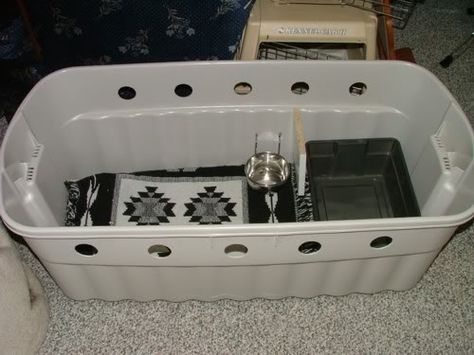 DIY Cat Car Carrier - Love the separate "room" for a travel litter box. Separate Room, Car Carrier, Cat Travel, Diy Cat, Cat Carrier, Animal Projects, Cat Behavior, Cat Room, Cat Litter Box