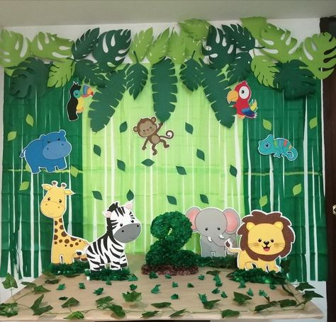 Jungle Stage Decorations, Jungle Theme Stage Decorations, Jungle Theme For Preschool, Animal Theme Classroom Decorations, Jungle Theme Classroom Preschool, Jungle Theme Party Ideas, Jungle Theme Decoration Ideas, Diy Jungle Theme Decorations, Zoo Decorations