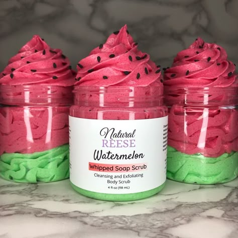 Christmas And Friends, Whipped Soap Diy, Whipped Sugar Scrub, Soap Scrub, Foaming Sugar Scrub, Handmade Soap Recipes, Sugar Scrub Recipe, Sugar Scrub Diy, Exfoliating Body Scrub