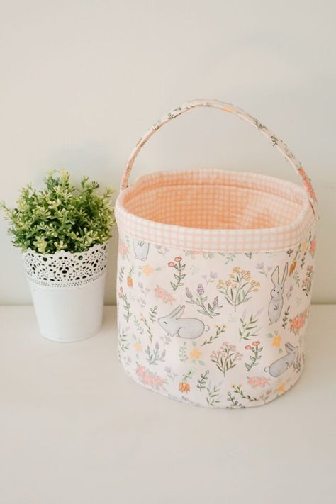 How to Sew an Easter Basket with a Free Pattern • Heather Handmade Fabric Easter Basket Pattern, Quilted Easter Baskets, Basket Sewing Pattern, Easter Basket Pattern, Sewn Bags, Fabric Easter Basket, Fabric Bucket, Gifts To Sew, Easter Buckets