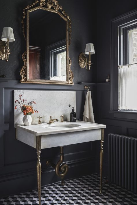 Fall One Room Challenge: Week 6 - House of Brinson Dark Bathrooms, Bad Inspiration, One Room Challenge, Room Challenge, Grey Bathrooms, Bathroom Colors, Crown Molding, Black Bathroom, White Bathroom