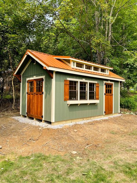 The Craftsman model by Weaver Barns is the perfect shed for your backyard with plenty of storage and a unique design! We serve all of Ohio and Michigan, as well as parts of Indiana, Kentucky, West Virginia, and Pennslyvania. Our headquarters are in Sugarcreek, Ohio, but we have more dealer locations in the other states we deliver to! Diy Shed Ideas, Craftsman Sheds, Farmhouse Sheds, Prefab Sheds, Shed Blueprints, Yard Sheds, Workshop Shed, Shed Ideas, Craft Shed