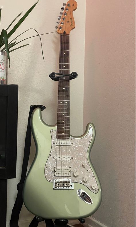 M Sage Green Electric Guitar Aesthetic, Sage Green Bass Guitar, Green Electric Guitar Aesthetic, Pretty Electric Guitar, Sage Green Guitar, Green Electric Guitar, Green Guitar, Guitar Fender, Pretty Guitars