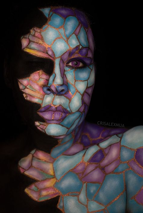 Creative Body Painting, Stained Glass Makeup, Face Art Makeup Paint Ideas, Abstract Costume, Glass Makeup, Creepy Halloween Makeup, High Fashion Makeup, Makeup Face Charts, Face Paint Makeup