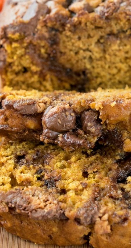 Peanut Butter Cup Pumpkin Bread ~ So easy to make... One bowl, no mixer needed! Once you try it you'll fall in love with it! Easy Pumpkin Bread Recipe, Easy Pumpkin Bread, Pumpkin Bread Easy, Peanut Butter Pumpkin, Peanut Butter Desserts, Pumpkin Bread Recipe, Peanut Butter Cup, Reeses Peanut Butter Cups, Reeses Peanut Butter