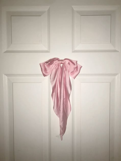 Pink Bow Bedroom, Pink Bow Decor, Pink Ribbon Aesthetic, Bedroom Door Decor, Pink Bow Aesthetic, Ribbon Aesthetic, Ribbon Wallpaper, Bows Aesthetic, Bow Aesthetic