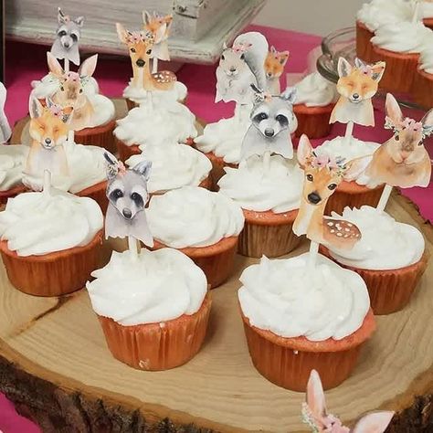 Animal Cupcake Toppers Baby Shower Kuchen, Woodland Baby Shower Ideas, Baby Shower Cupcakes For Boy, Woodsy Baby Showers, Shower Foods, Baby Shower Cupcakes For Girls, Animal Cupcake, Woodland Theme Baby, Custom Cake Pops