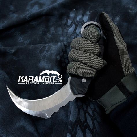 Introducing The RSKnifeworks Hellclaw Karambit! Available now Grab YOURS! www.karambit.com/shop/custom-karambits/custom-fixed-karambits/r-s-knifeworks-hellclaw-karambit/ Cool Pocket Knives, Benchmade Knives, Tactical Pocket Knife, Knife Stand, Engraved Pocket Knives, Karambit Knife, Knife Collection, Edc Knife, Pocket Knives