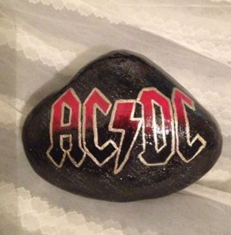 Rock Band Painted Rocks, Rock And Roll Painting Ideas, Acrylic Painting Rocks, Ac Dc Rock, Inspirational Rocks, Garden Rock Art, Diy Rock Art, Stone Art Painting, Painted Rocks Kids