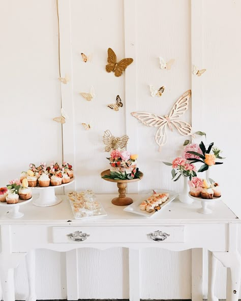 Flower Highchair Garland, Wildflower And Butterfly Party, Butterfly Flower Baby Shower Ideas, Wildflowers Birthday Party, Butterfly And Flowers Birthday Party, 1st Birthday Girl Wildflower, First Birthday Wildflower Theme, Wildflower One Year Birthday Party, Butterfly 1st Birthday Party Theme