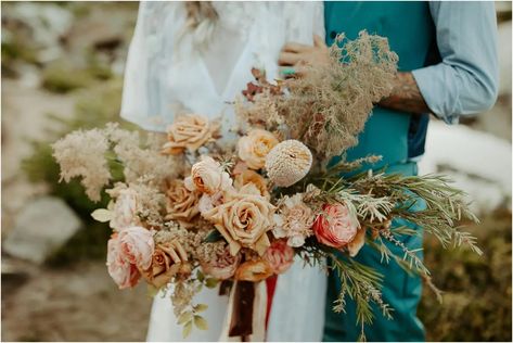 Florals For Wedding, Bridal Bouquet Styles, Hills Photography, Boho Bouquets, Winter Bridal Bouquets, Day Driving, Bridal Bouquet Summer, Yellow Bouquets, Bridal Bouquet Fall