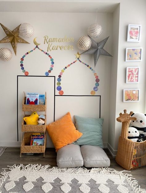 Kids islamic decor - DIY washi tape masjid - Hana's Happy Home Ramdan Decore Ideas For Kids, Ramdan Karim Decoration, Ramadan Decoration For Kids, Ramdan Decore Ideas, Ramadhan Decor Ideas, Ramadan Decorations Ideas Diy, Ramadhan Decoration, Ramadan Event, Ramadan Ideas