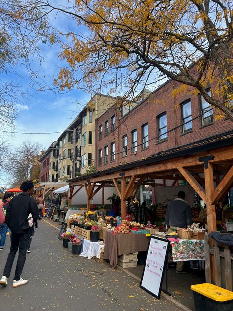 Farmers market autumn Farmers Market Aesthetic Fall, Fall Farmers Market Aesthetic, Autumn Farmers Market Aesthetic, Small Town Farmers Market, Autumn Farmers Market, Farmers Market Date, Fall Farmers Market, Fall Nostalgia, Autumn Town