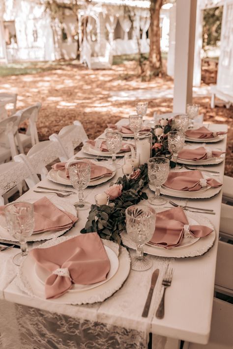 Rustic Wedding Dusty Rose, Ivory And Dusty Rose Wedding, Dusty Rose Rustic Wedding Decor, Dusty Rose Decor Wedding, Rusty Rose Wedding Table, Dusty Rose Table Runner Wedding, Pink And Wood Wedding Decor, Dusty Rose Wedding Theme Table Settings, Wedding Decor Ideas Elegant Dusty Rose Pink