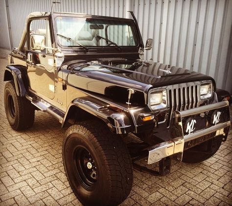 Jeep Wrangler Yj Accessories, Jeep Yj Ideas, Jeep Convertible, 1990 Jeep Wrangler, Jeep Garage, Yj Wrangler, Jeep Photos, Jeep Yj, Jeep Wrangler Accessories