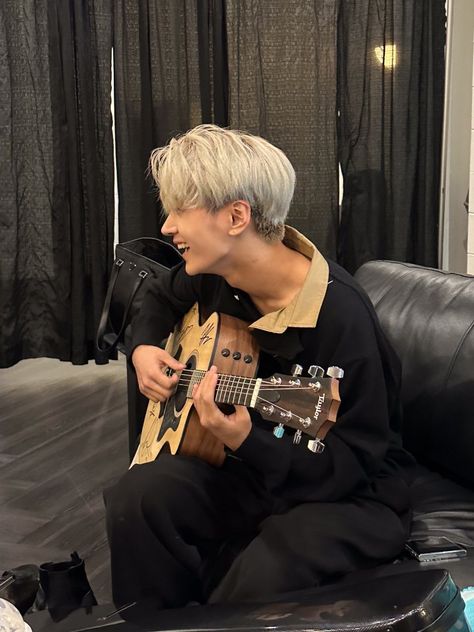 Jay Enhypen Playing Guitar, Jay Boyfie Material, Jay Boyfriend Material Pic, Jay Bf Pics, Enhypen Boyfriend Pics, Kpop Bf Material, Park Jongseong Boyfriend Material, Jay Cute Pics, Jay With Guitar