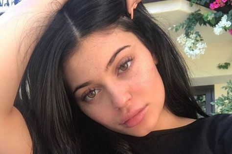 Fans beg Kylie Jenner to break silence on 'pregnancy' after sister Khloe Kardashian reveals she was 'so nervous' to share baby joy - Mirror Online Kylie Jenner No Makeup, No Makeup Looks, Kylie Jenner Fans, Robert Kardashian Jr, Gorgeous Wedding Makeup, Best Wedding Makeup, Robert Kardashian, Modern Womens Fashion, The Simple Life