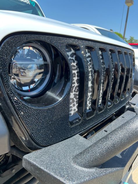 Pimped Out Jeep Wrangler, Leopard Jeep Accessories, Jeep Wrangler Grill Inserts, White Jeep Accessories, Jeep Interior Accessories, Jeep Decorations Interior, Jeep Wrangler Accessories For Women, Jeep Wrangler Customized, Cool Jeeps Wrangler