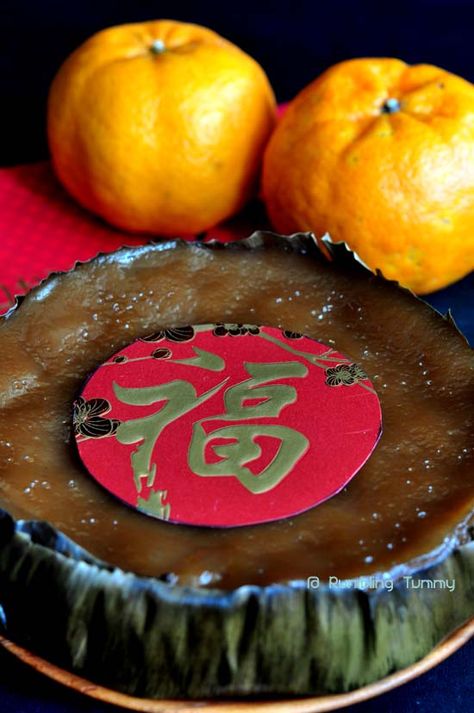 Chinese New Year Cake, Nian Gao, Chinese Pastry, Chinese Desserts, Sticky Rice Cake, Sweet Sticky Rice, Chinese New Year Food, Asian Sweets, Chinese Rice