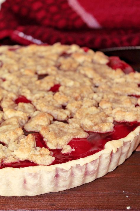 Easy Cherry Tart Cherry Tart Recipe, Tart Cherry Recipes, Cherry Strudel, Tart Cherries Recipes, Cherry Filling, Easy Dessert Recipe, Cherry Desserts, Cinnamon Recipes, Cherry Recipes