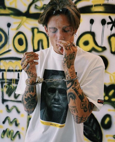 Badboy Tattoo, Anders Gran, Boys With Tattoos, New Fashion Clothes, Fashion Tattoos, Tattoo People, Bad Boy Aesthetic, Boy Tattoos, Old School Tattoo