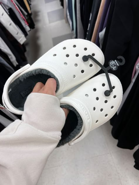 Crocs Fur Lined, White Crocs With Fur, White Fuzzy Crocs, White Crocs Aesthetic, Fluffy Crocs, Crocs Fur, Fur Lined Crocs, Crocs With Fur, Uggs Ultra Mini