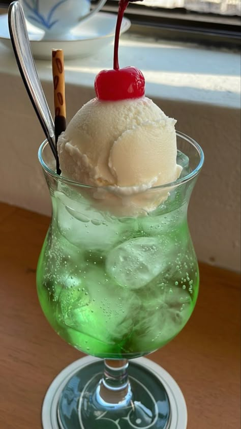 Melon Cream Soda, Melon Soda, Cream Soda, Croquettes, Cute Desserts, Foods And Drinks, Food Obsession, Cafe Food, Food Illustrations