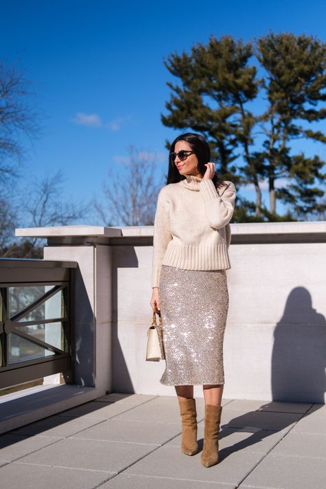 Sequin Midi Skirt Outfit Winter, Sequin Skirt And Jumper Outfit, Brown Sequin Skirt Outfit, Sequin Skirt Winter, Sequin Sweater Outfit, Sequin Midi Skirt Outfit, Sequin Skirt Outfit Casual, Gold Tops Outfit, Skirt Outfits Dressy