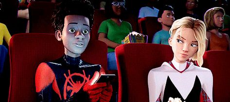 Miles Morales And Gwen Stacy Gif, Gwen Stacy Gif Spiderverse, Miles And Gwen Matching Pfp, Spiderverse Gif, Gwen Stacy Gif, Miles Morales Gif, Spiderman And Spider Gwen, Image Spiderman, Animation Stop Motion