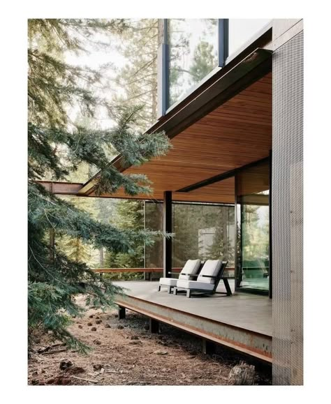 High Desert Landscaping, Lakeside House, Bamboo Fountain, Olson Kundig, Steel Cladding, Tahoe California, Backyard Greenhouse, Internal Courtyard, Clerestory Windows